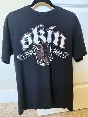 Skin Industries Black Graphic Tee Size M Y2K Skate Streetwear Vintage